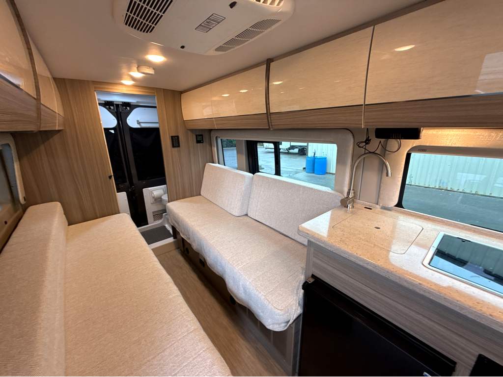 2025 ENTEGRA COACH ETHOS 20T - Image 9