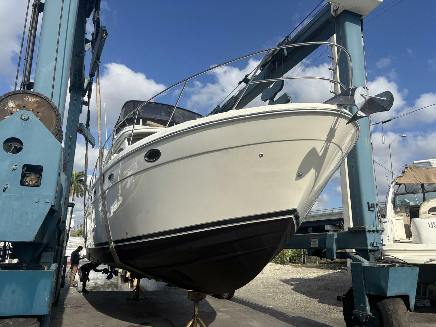 2007 Meridian 411 Sedan Bridge - Image 4