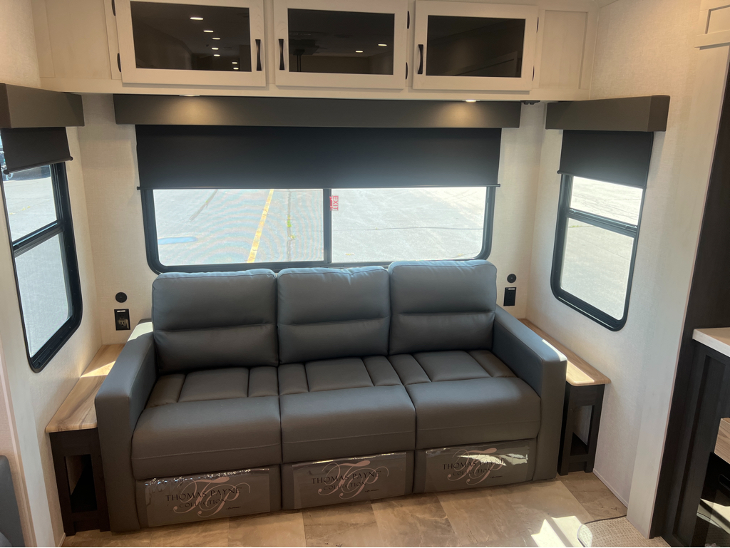 2027 Coachmen Chaparral 336TSIK - Image 10