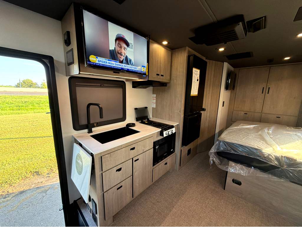 2027 Grand Design Lineage Series M 25FW - Image 22