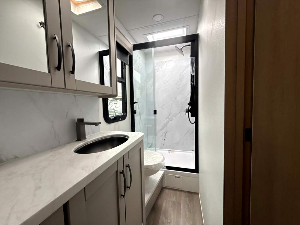 2027 JAYCO GREYHAWK XL 32U - Image 28