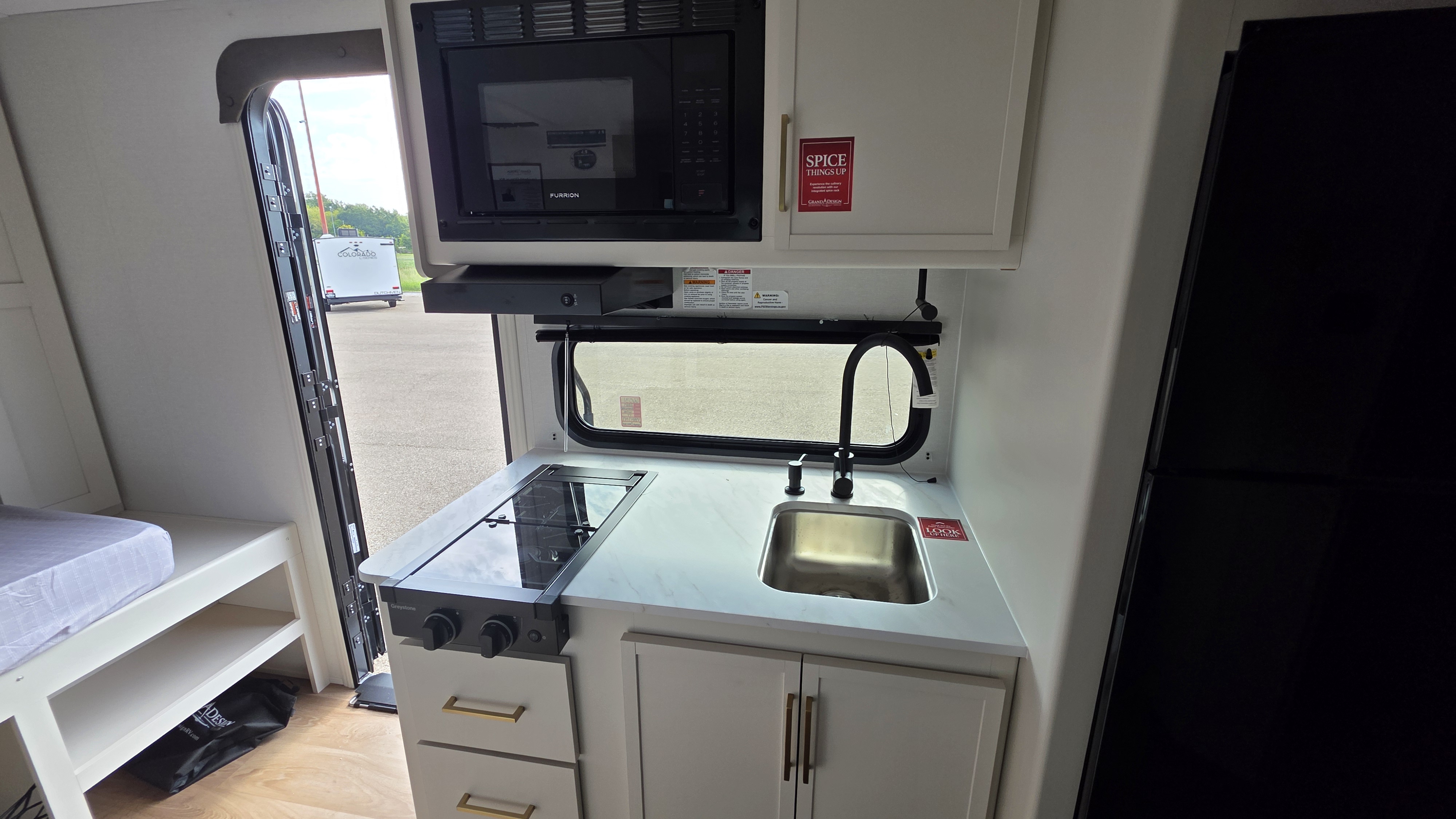 2027 GRAND DESIGN TRANSCEND 161DB - Image 20