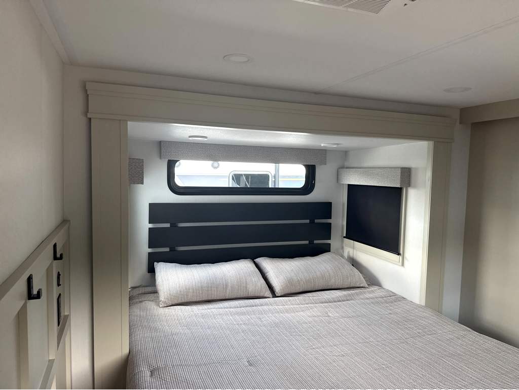2027 GRAND DESIGN SOLITUDE 310GK - Image 28