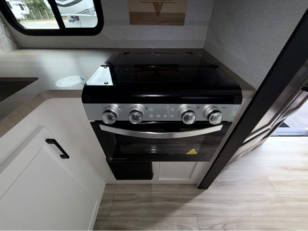 2026 VENTURE RV SPORTTREK STINGER 232VRL - Image 18