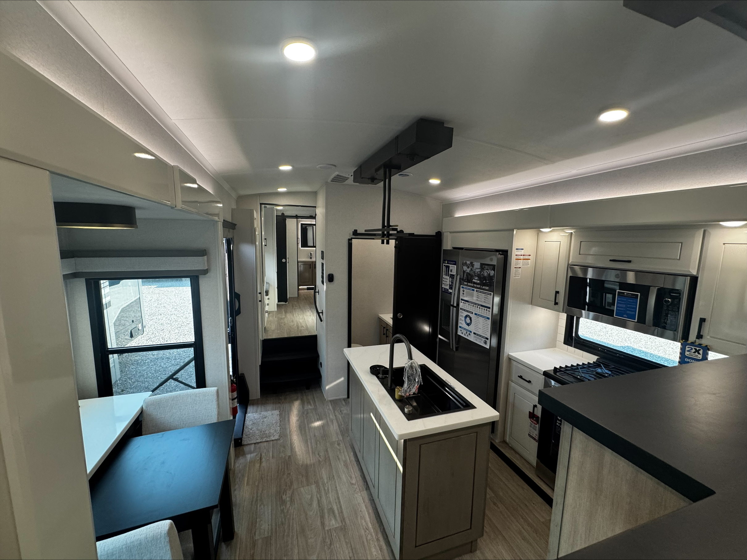 2027 JAYCO PINNACLE 39FLOK - Image 11