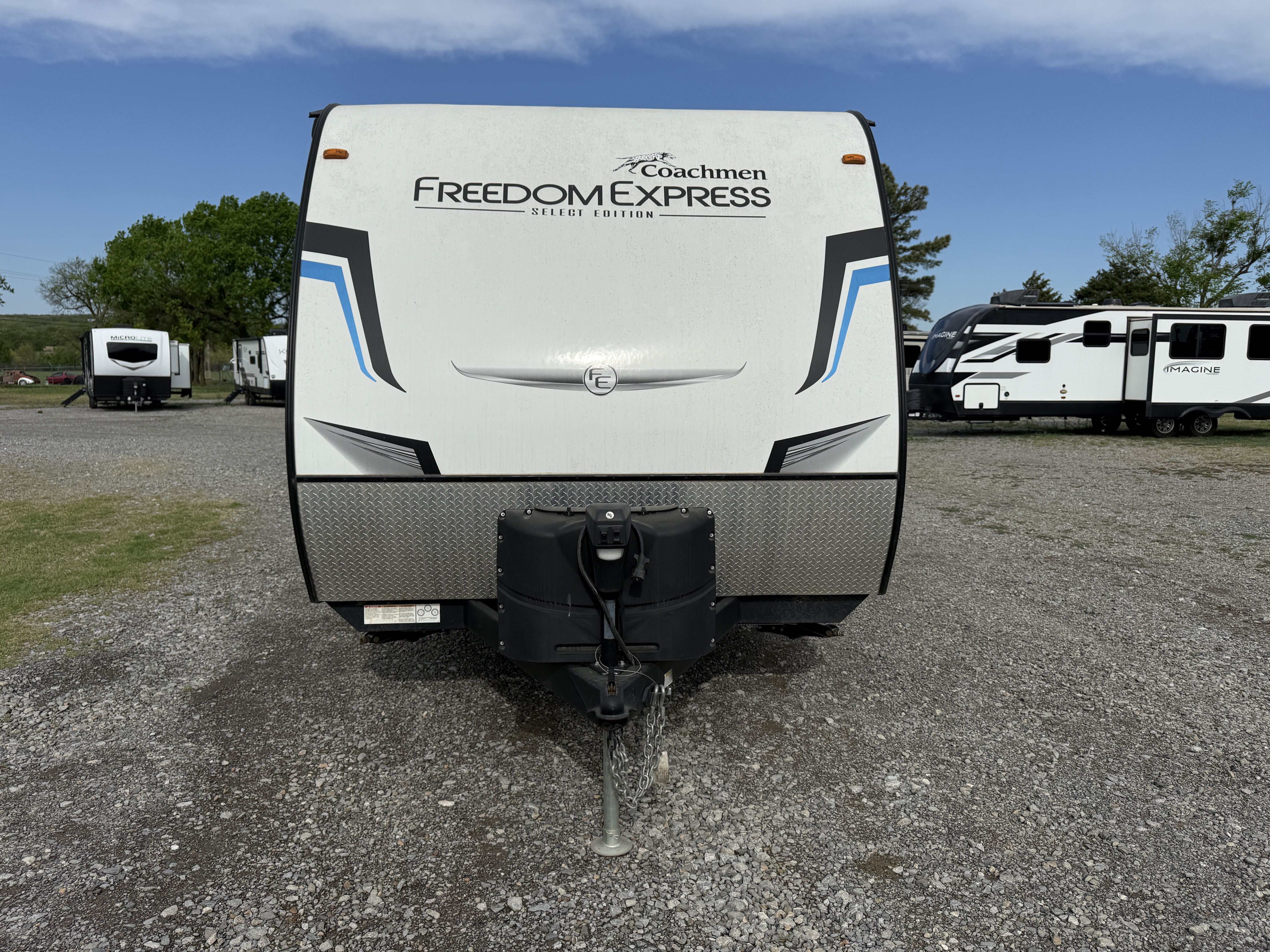 2023 Coachmen Freedom Express Select 22SE - Image 2