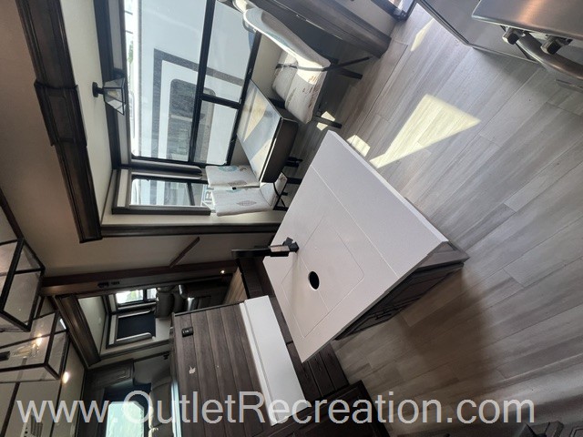 2022 GRAND DESIGN SOLITUDE 346FLS - Image 8