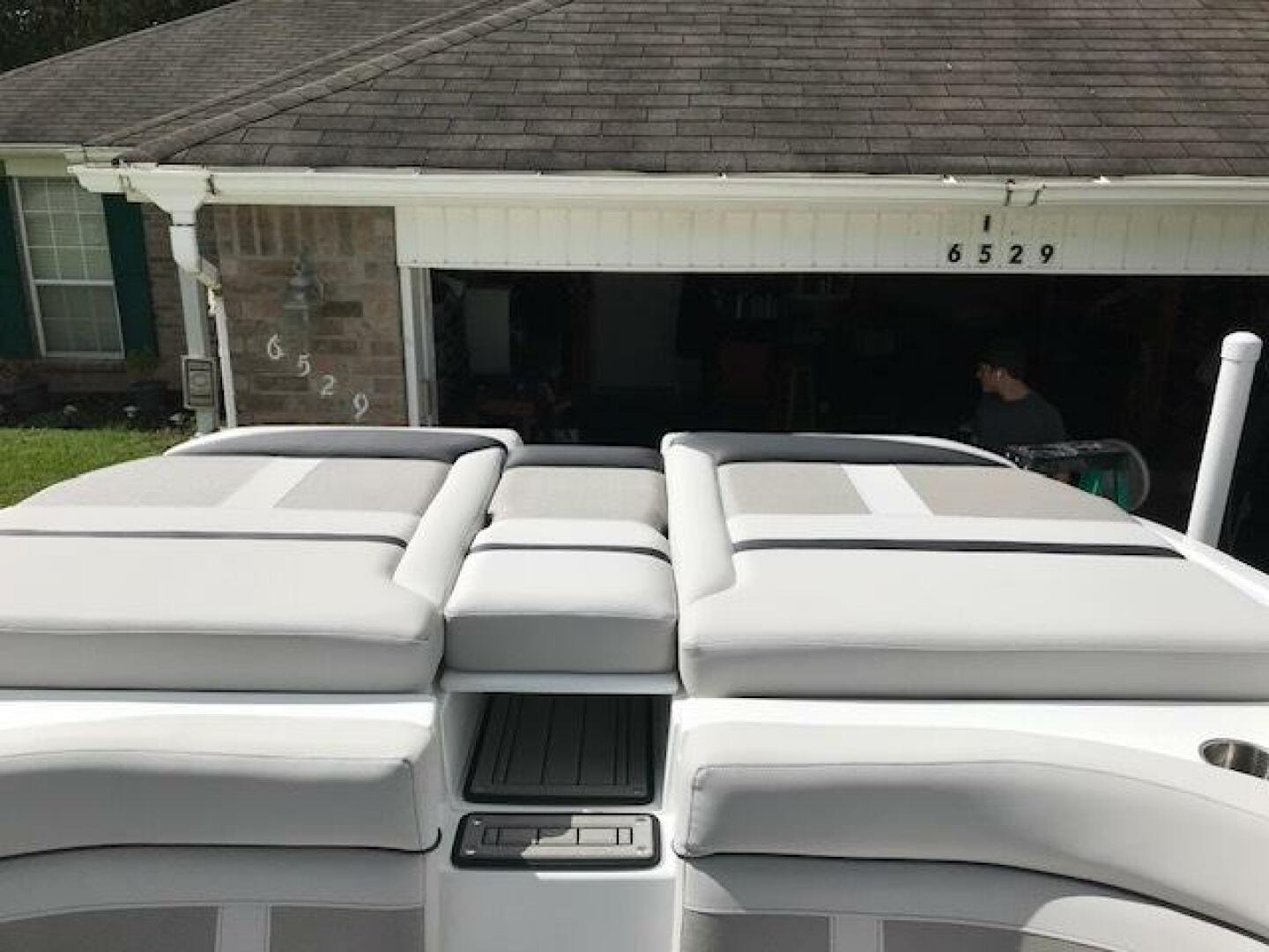 2018 Rinker 29QX - Image 14