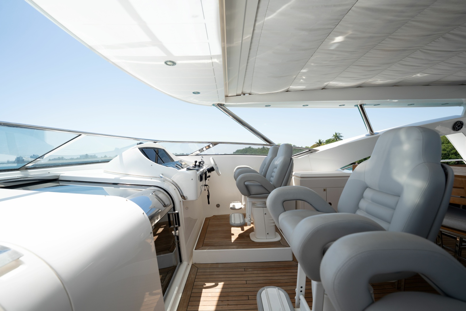 2010 Sunseeker 34 Metre Yacht - Image 21