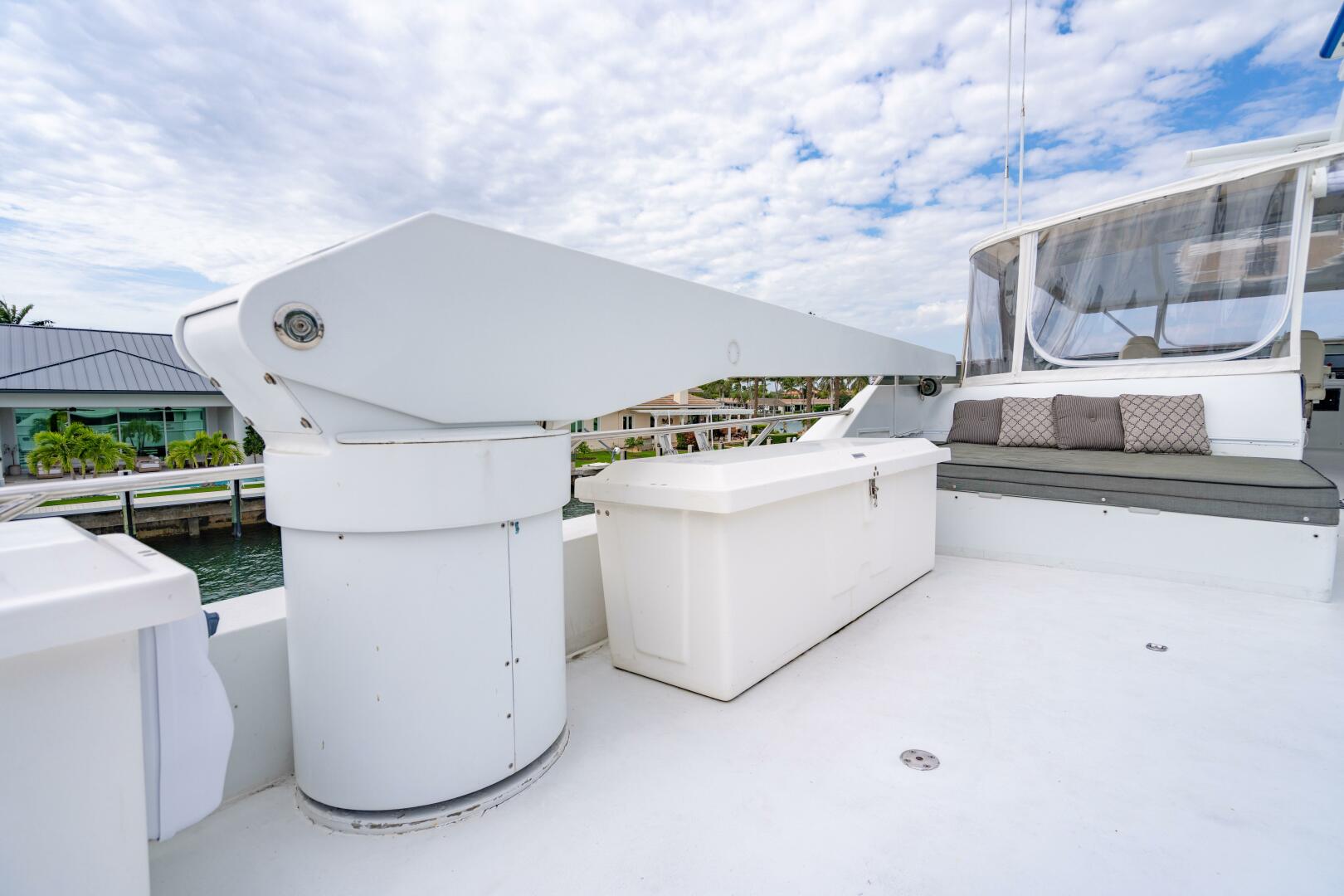 2001 Hatteras 100 Motor Yacht - Image 88