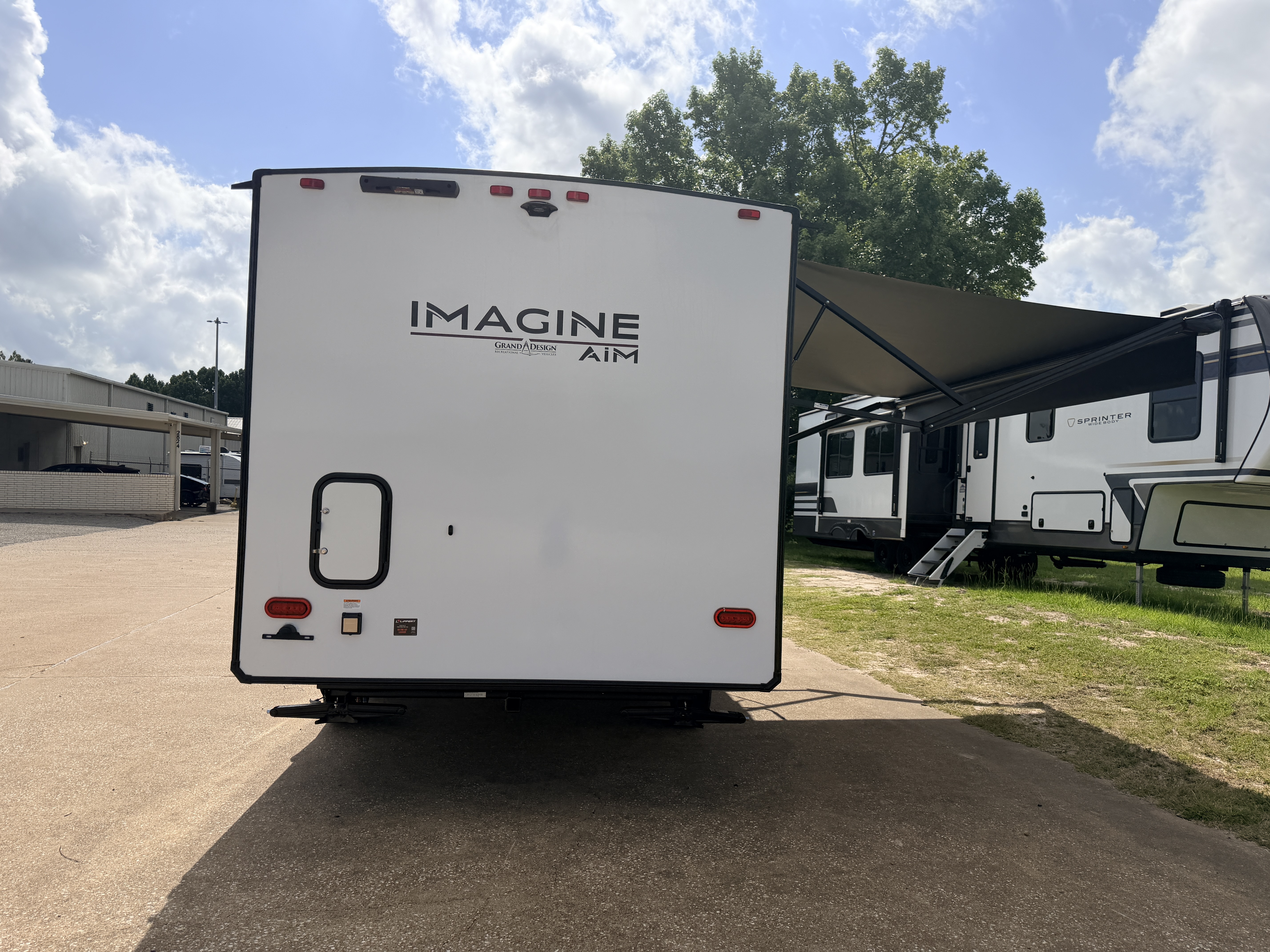 2027 Grand Design Imagine AIM 19MLA - Image 6