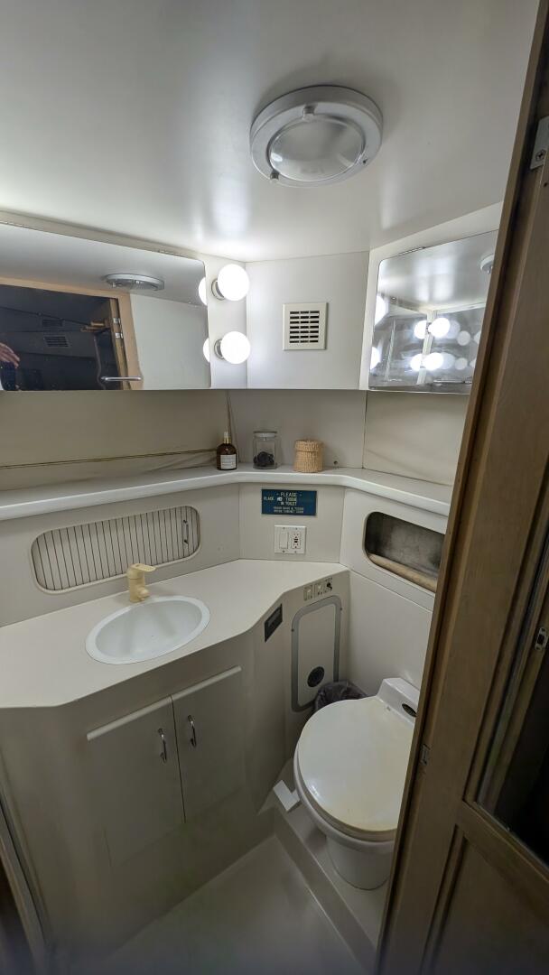 1994 Carver 370 AFT CABIN - Image 40