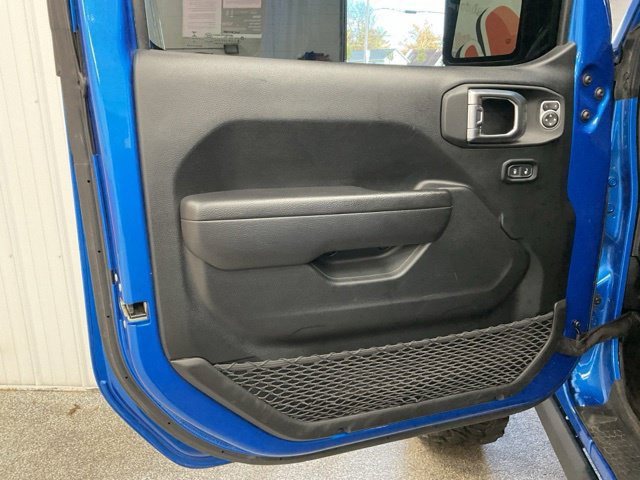 2022 Jeep Gladiator Crew Cab Rubicon 4WD - Image 12