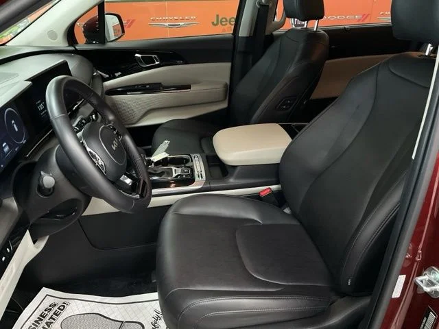 2023 Kia Carnival Wagon SX - Image 13