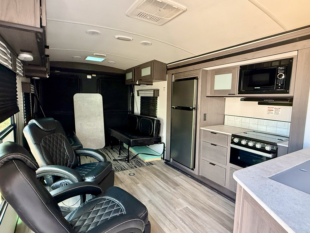 2022 CRUISER RV MPG ULTRA LITE TOY HAULER 2700 - Image 20