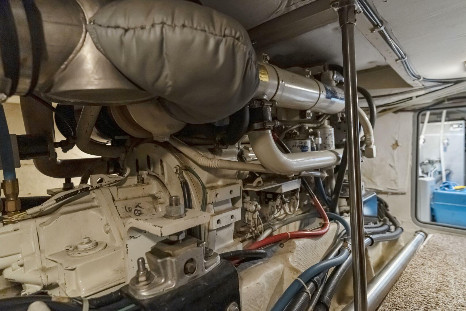1997 Bayliner 4788 - Image 8