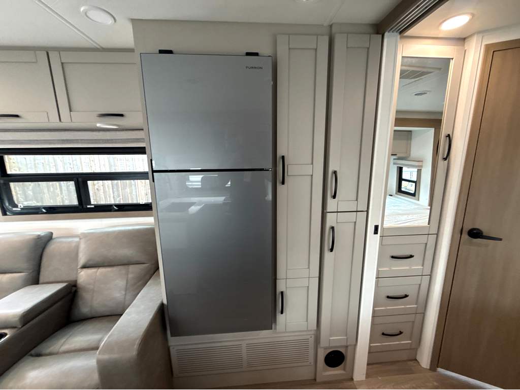2027 JAYCO GREYHAWK XL 32U - Image 21