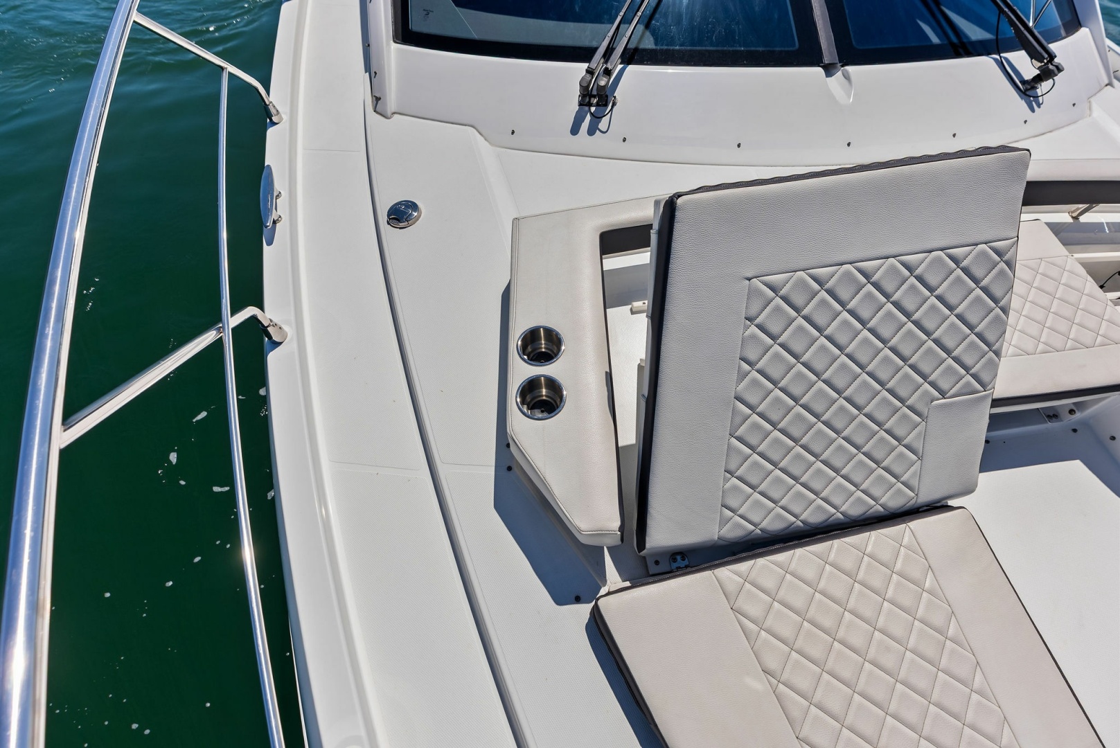 2019 Cruisers Yachts 54 Cantius - Image 28