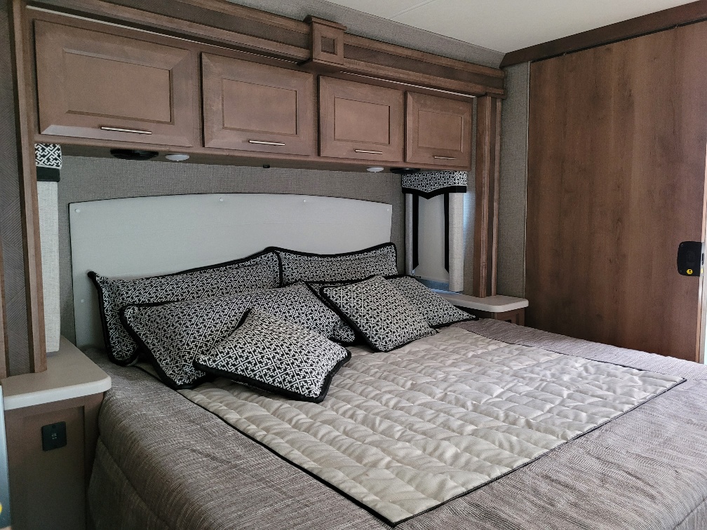 2022 Thor Motor Coach Omni BT36 - Image 17