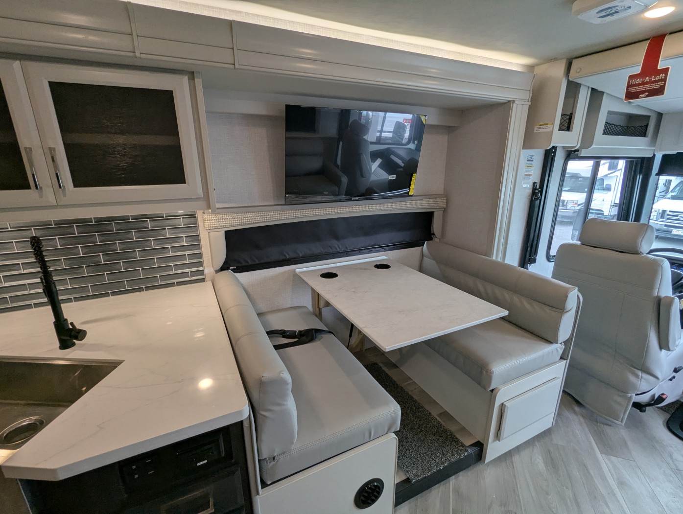2026 Holiday Rambler Invicta 32RW - Image 17