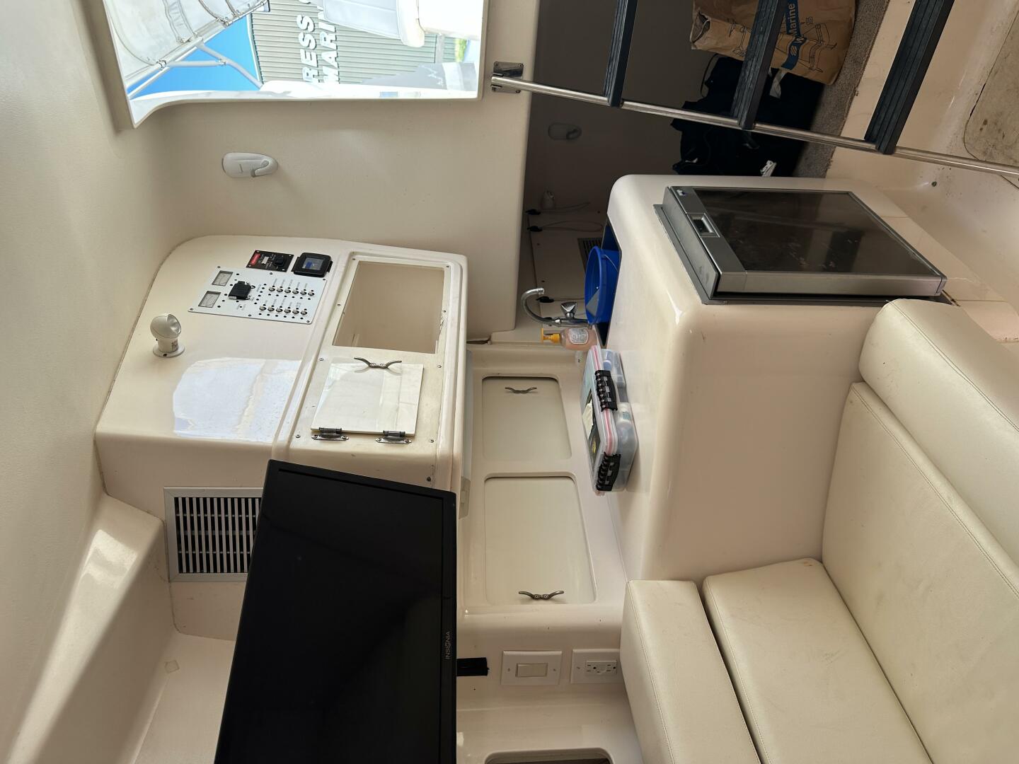 1994 Intrepid 376 Walkaround - Image 101