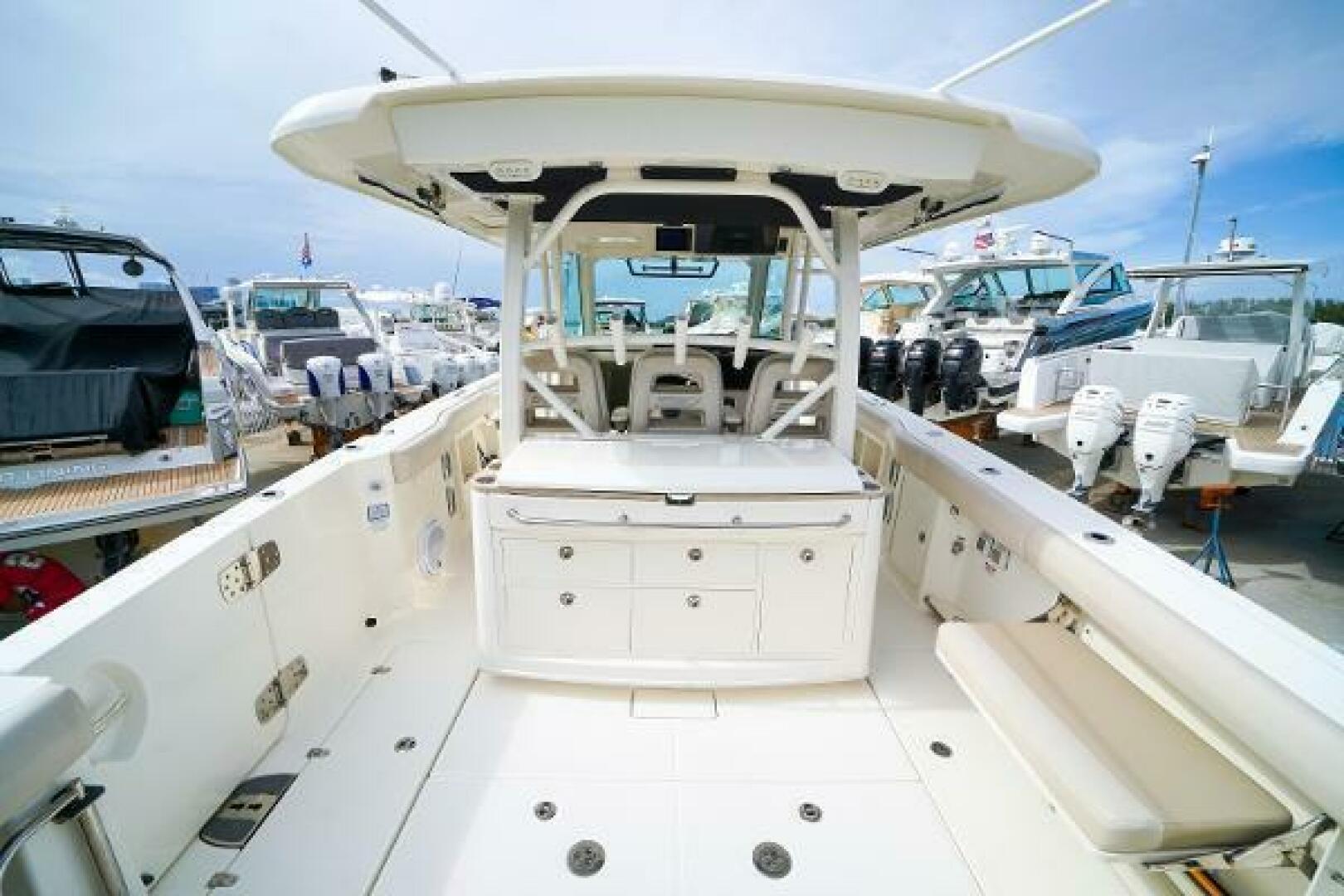 2018 Boston Whaler 380 Outrage - Image 14