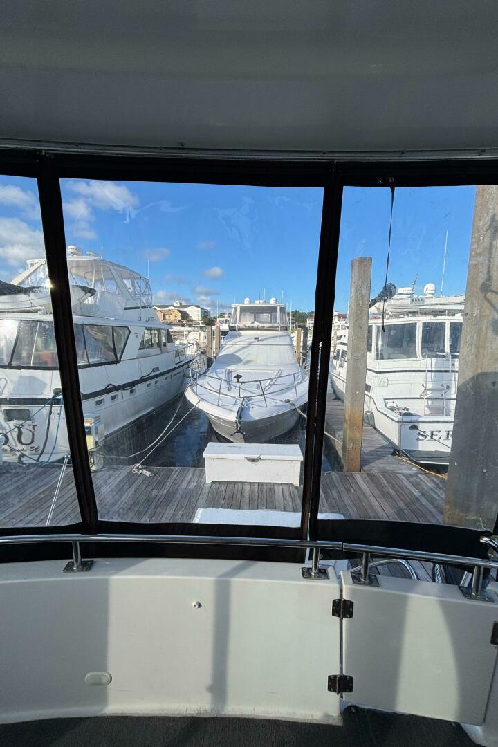 2001 Carver 396 Aft Cabin MY - Image 20