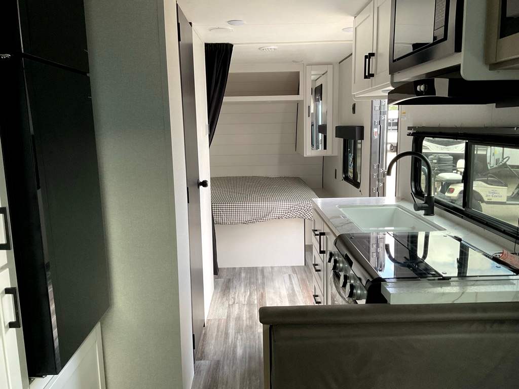 2026 JAYCO Jay Flight SLX 210QB - Image 7