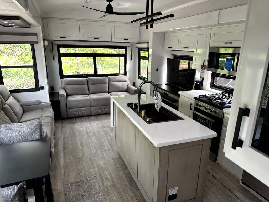 2027 JAYCO PINNACLE 32RLTS - Image 23