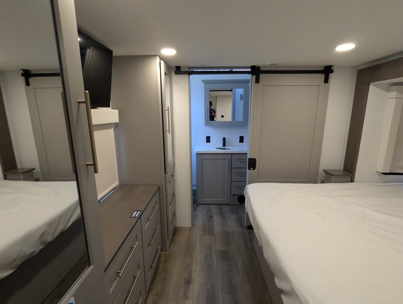 2026 Alliance RV Paradigm 395DS - Image 31