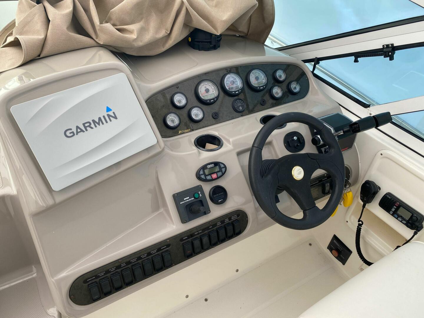 2004 Cruisers Yachts 340 Express - Image 12