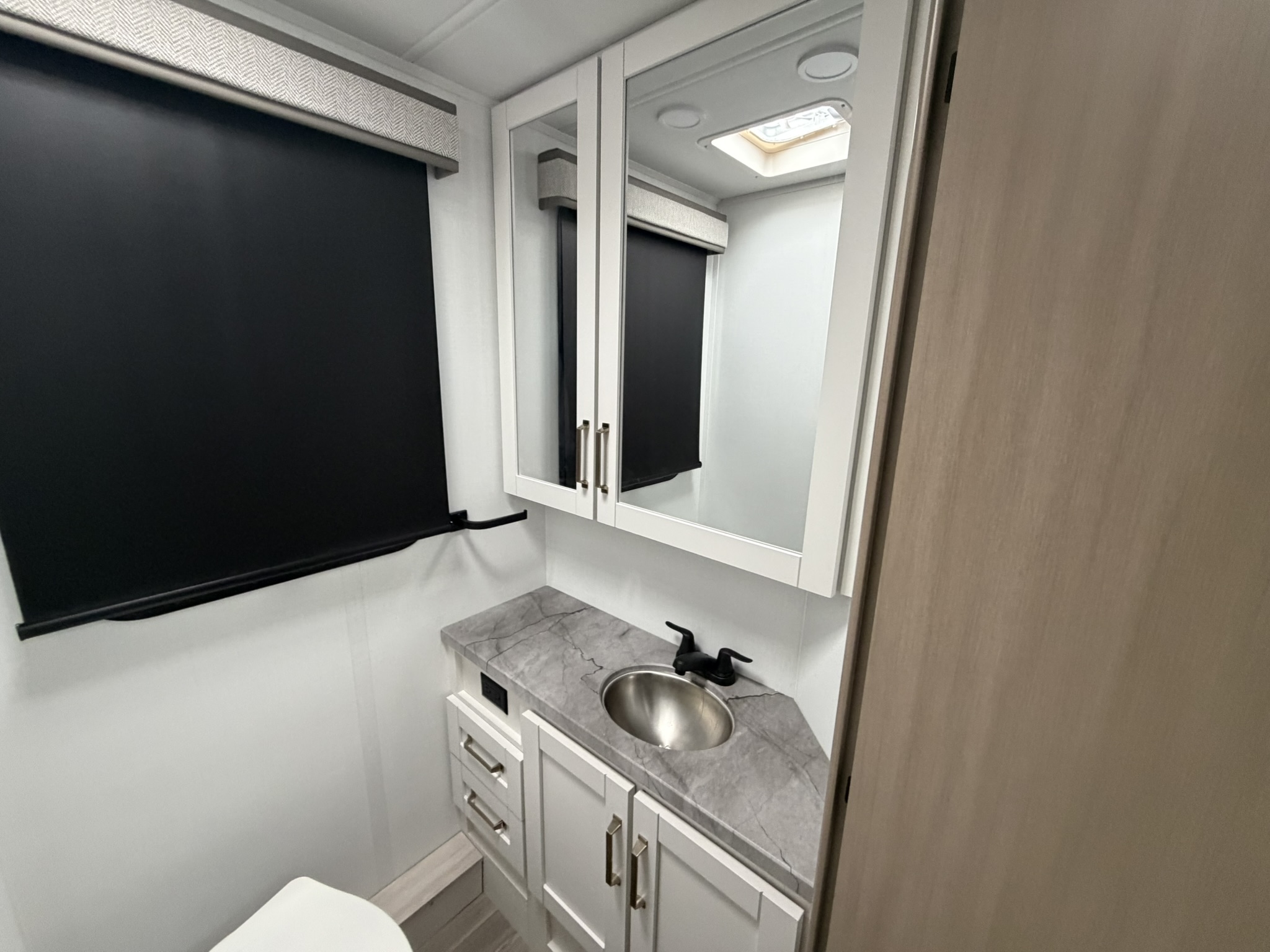2027 JAYCO GREYHAWK 29MV - Image 41