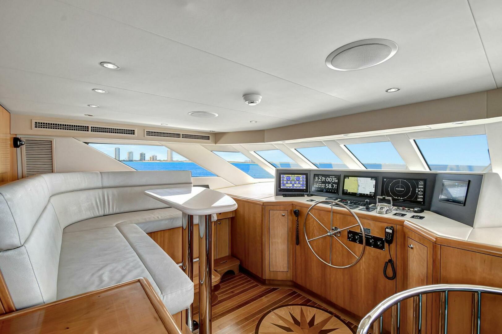 2005 Hatteras - Image 18