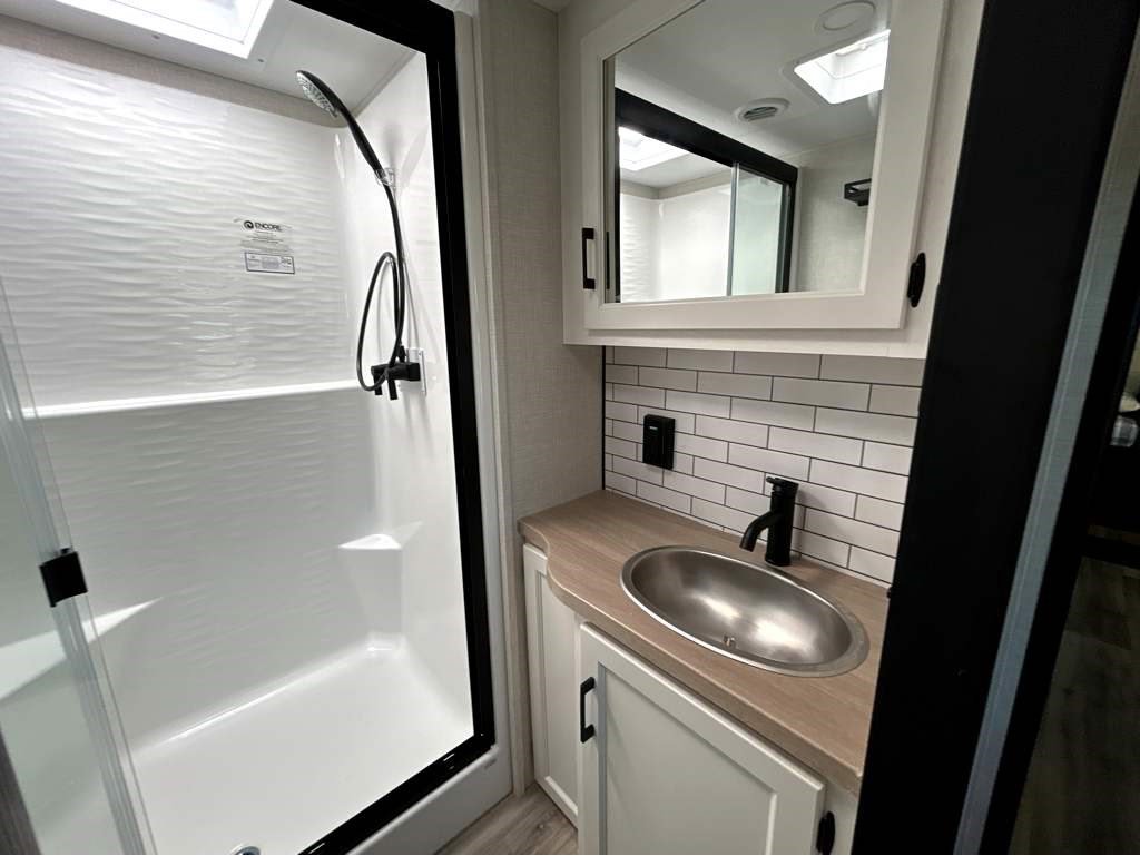 2026 VENTURE RV SPORTTREK 363VFR - Image 27