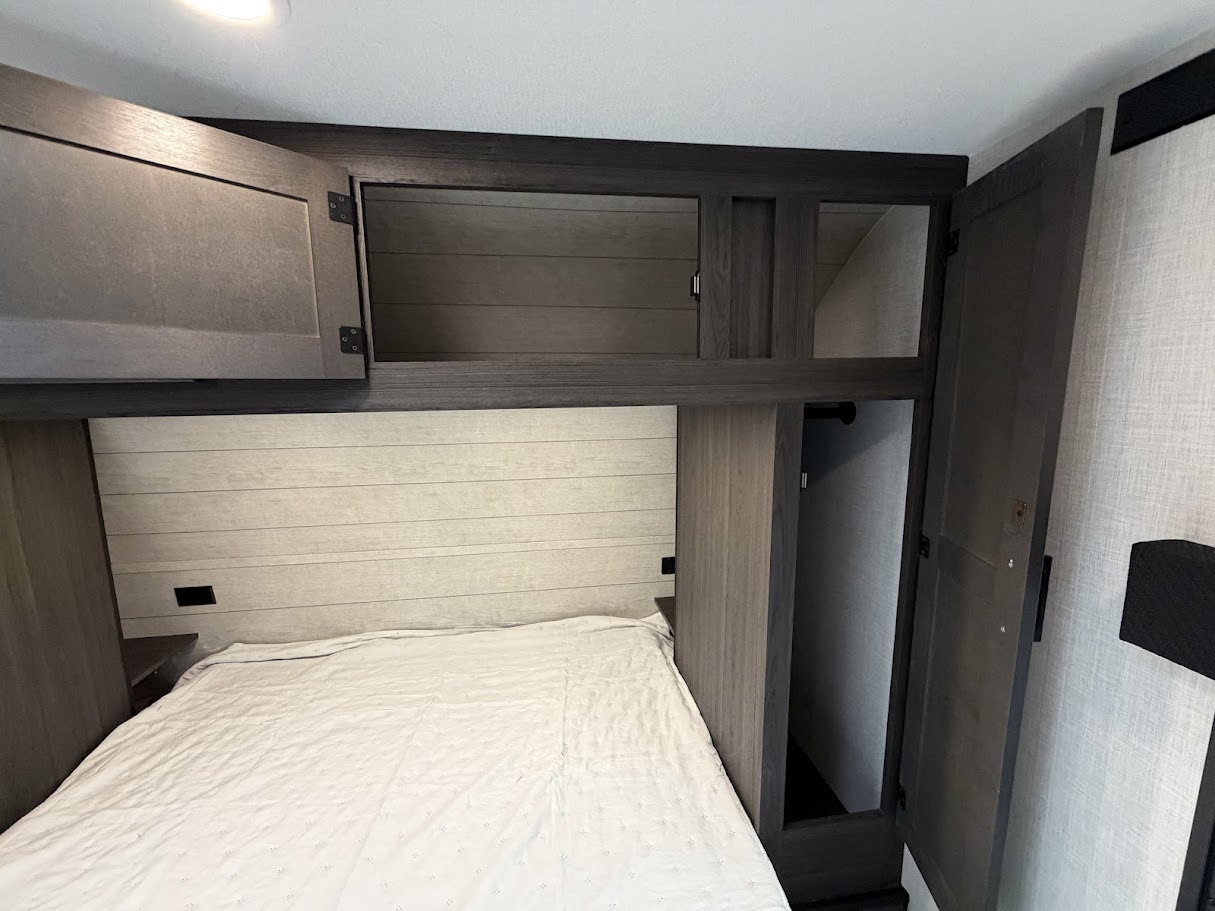 2026 VENTURE RV SPORTTREK STINGER 232VRL - Image 47