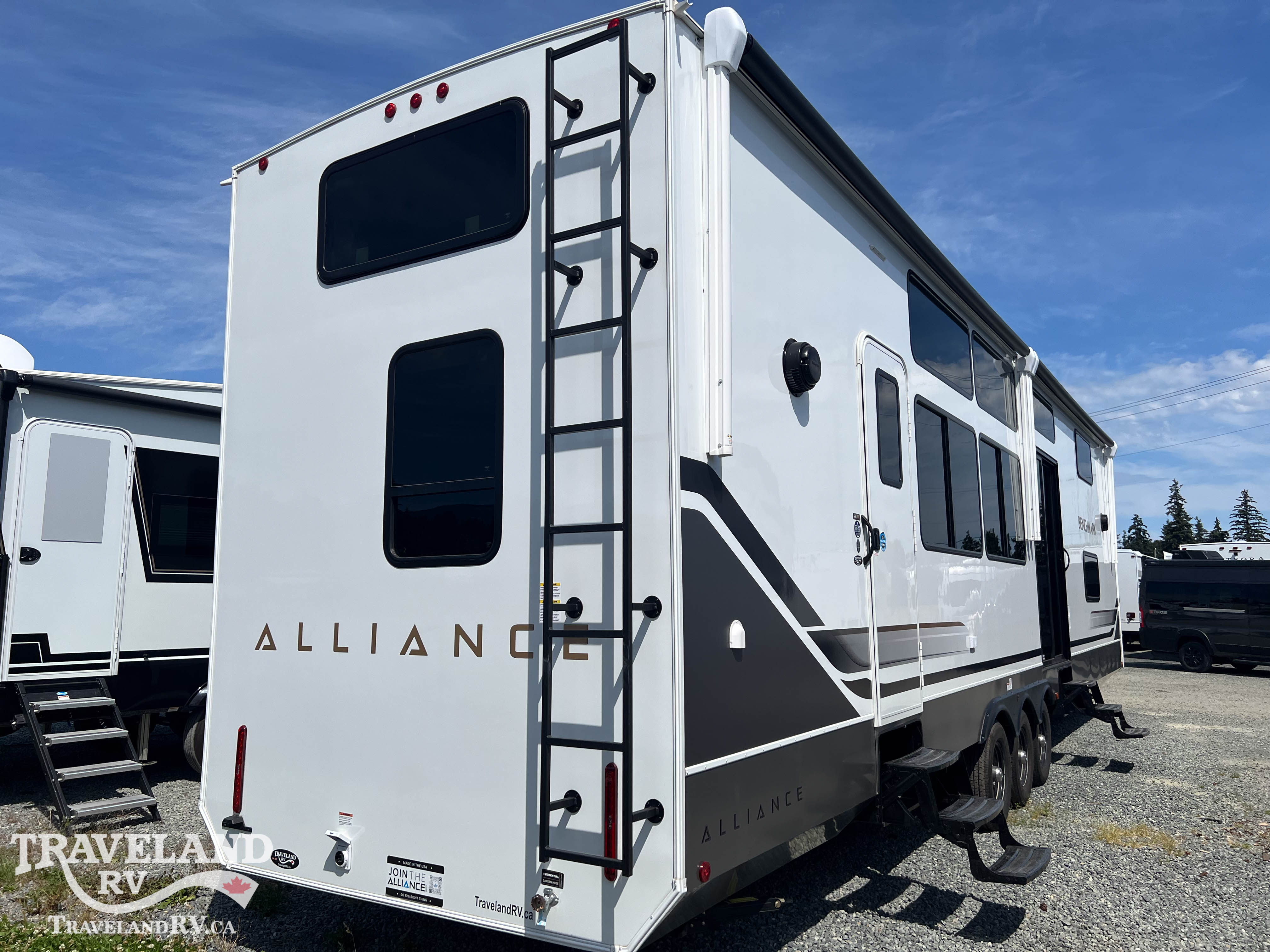 2026 Alliance RV Benchmark 44LFT - Image 6