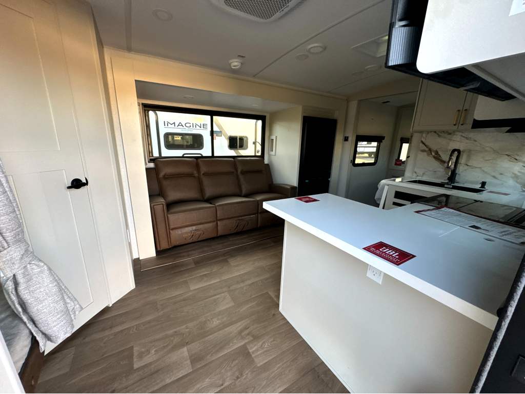 2027 GRAND DESIGN IMAGINE 2470BH - Image 10