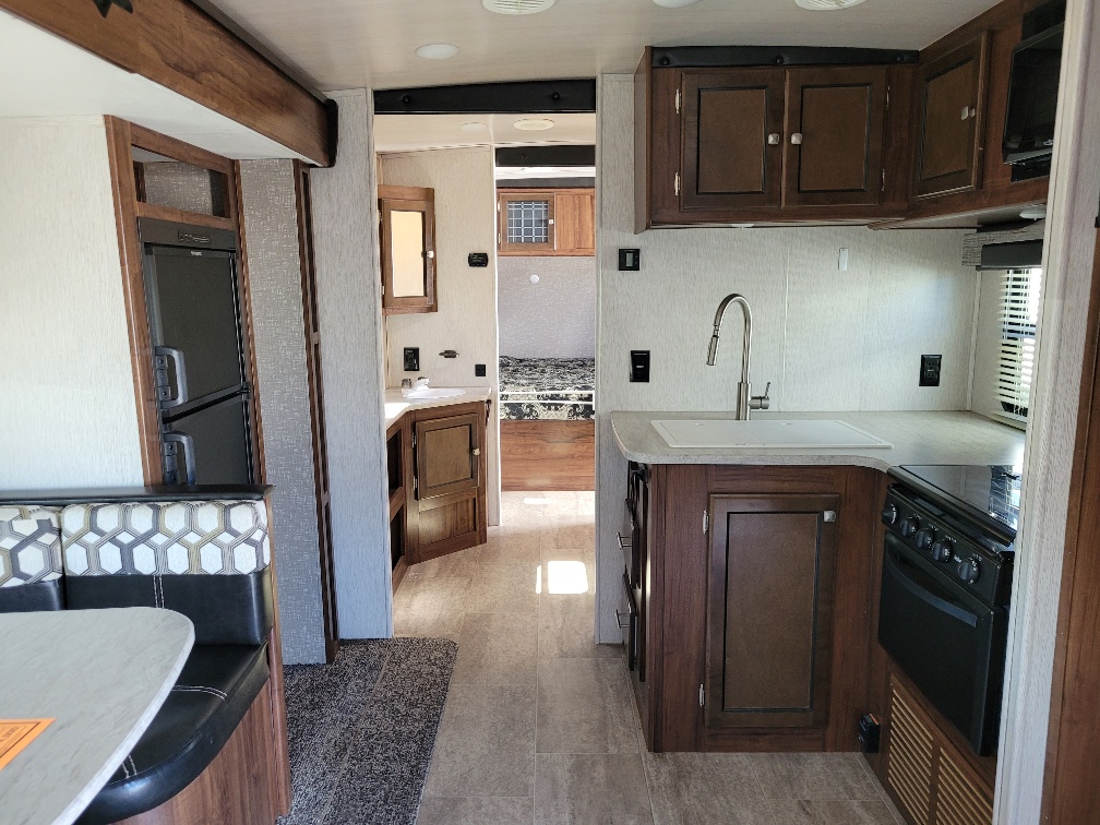 2019 Heartland Wilderness WD 2500 RL - Image 5