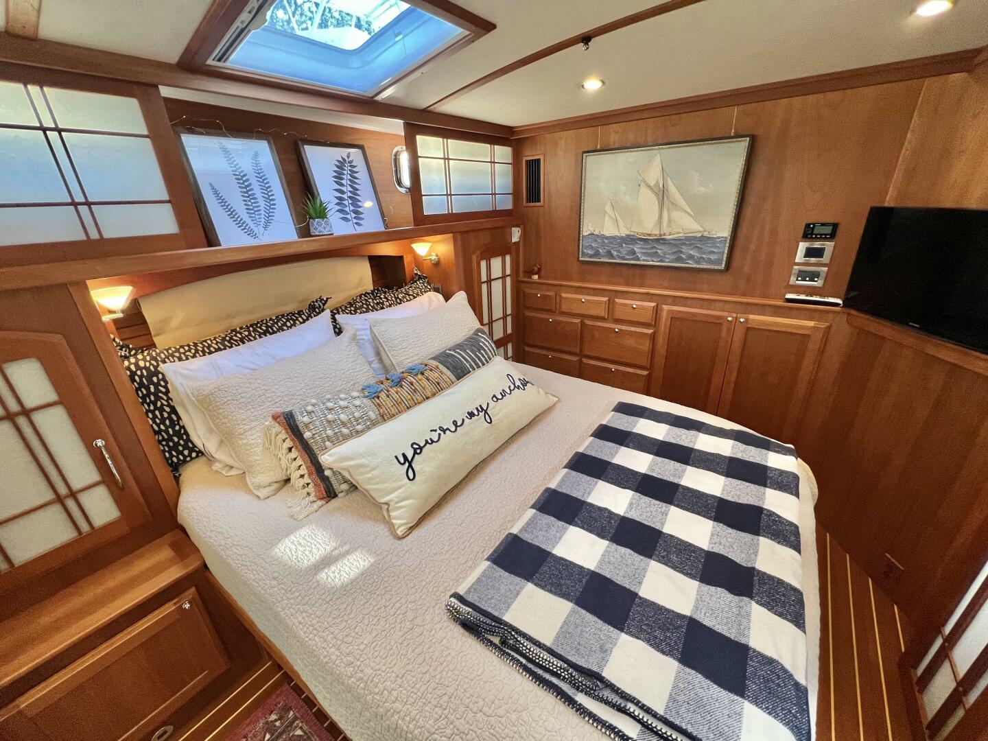 2017 Sabre 48 Salon Express - Image 35