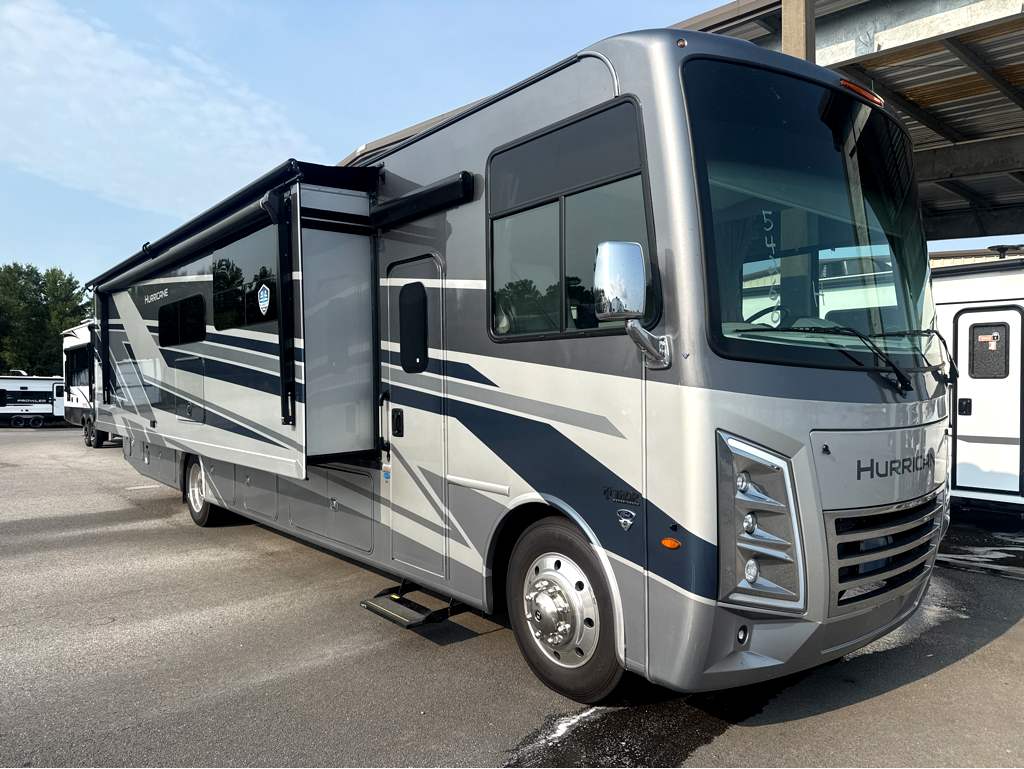 2027 THOR MOTOR COACH HURRICANE 36H - Image 1