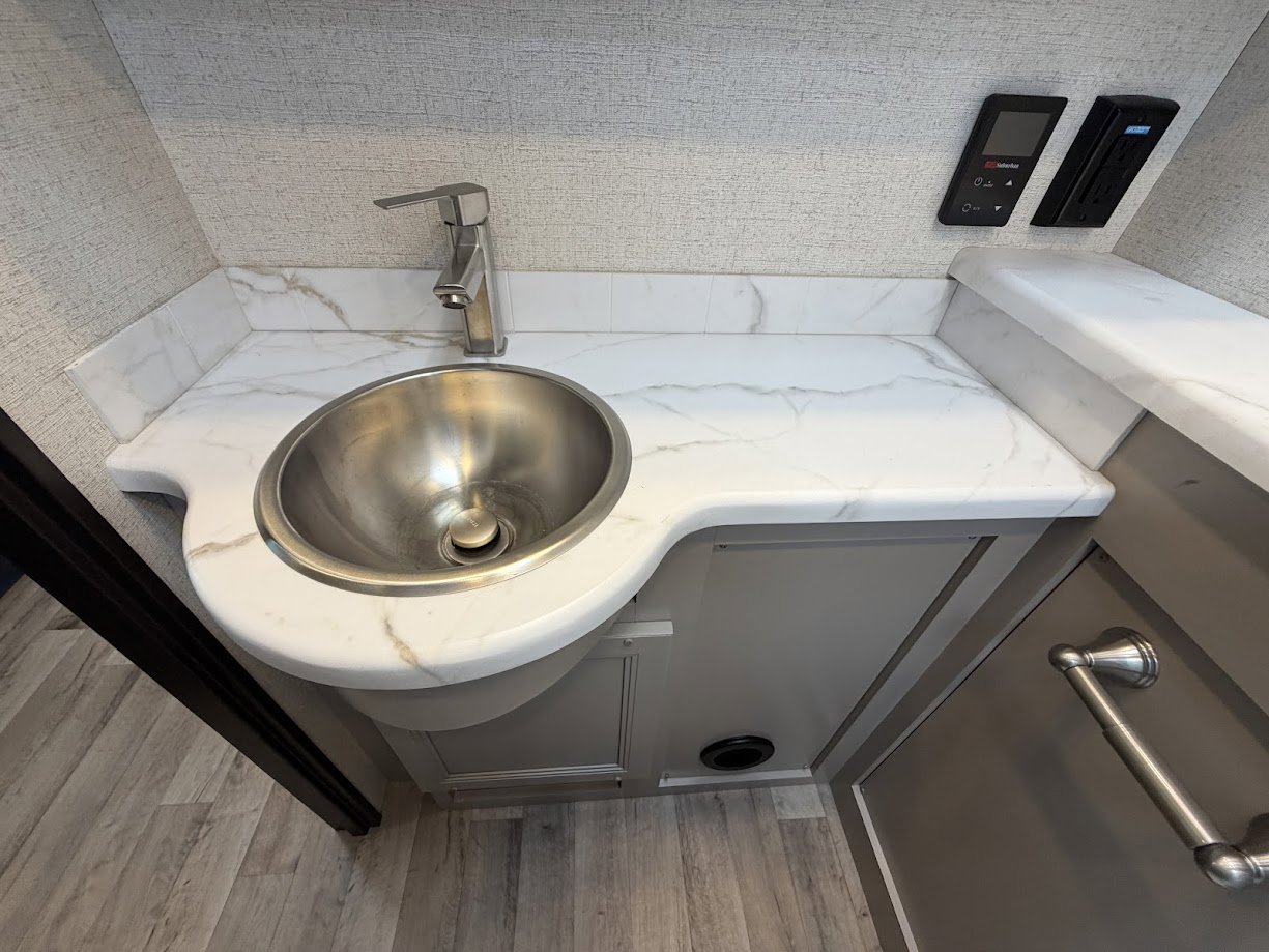 2026 THOR MOTOR COACH PALAZZO 33.6 - Image 37
