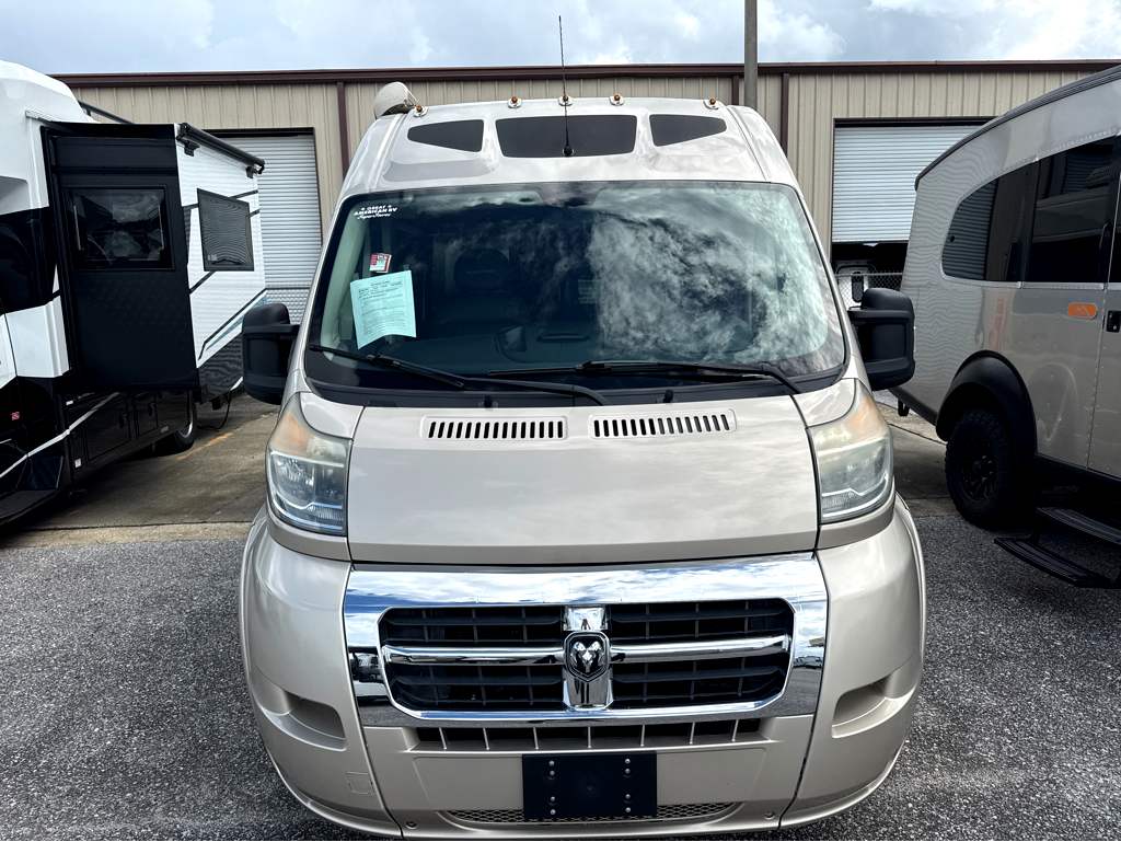 2018 ROADTREK ZION - Image 8