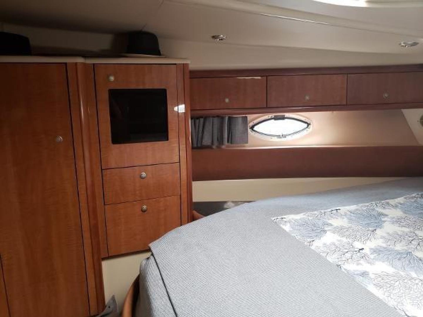 2002 Maxum 4200 SCR - Image 26