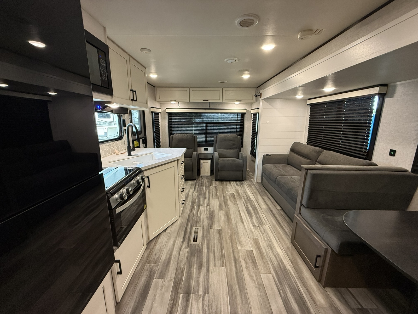 2025 Jayco Jay Flight 265RLS - Image 9