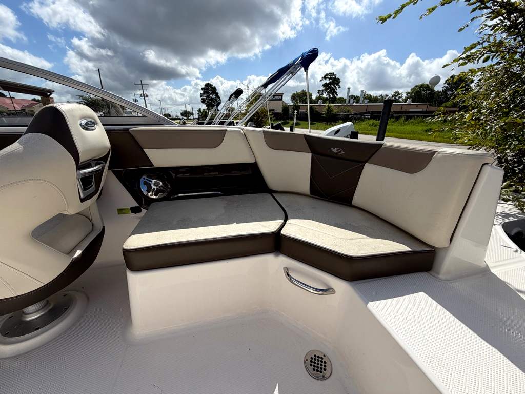2019 CHAPARRAL 2019 SUNCOAST 230 - Image 12
