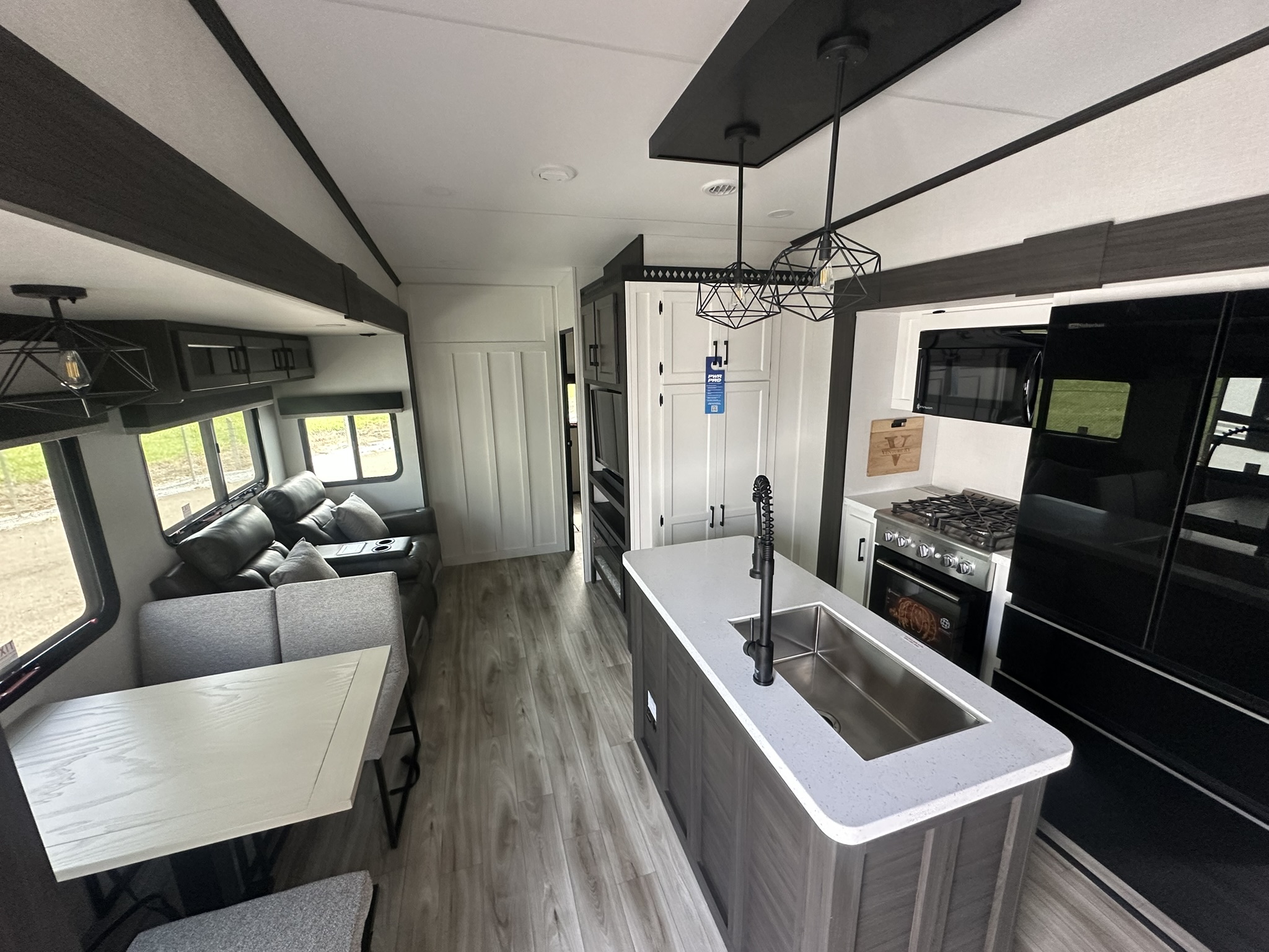 2026 VENTURE RV SPORTTREK 354VBH - Image 30