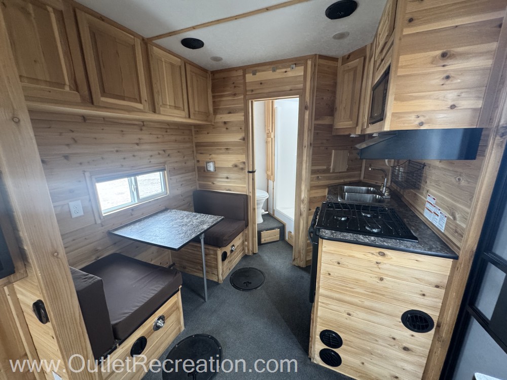 2020 ICE CASTLE RV EDITION 8X17 - Image 10