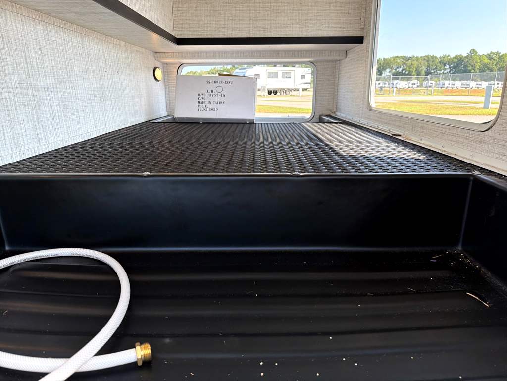 2025 ENTEGRA COACH ODYSSEY 30Z - Image 14