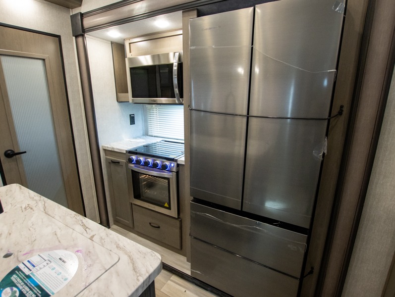 2022 Coachmen Chaparral 334FL - Image 7