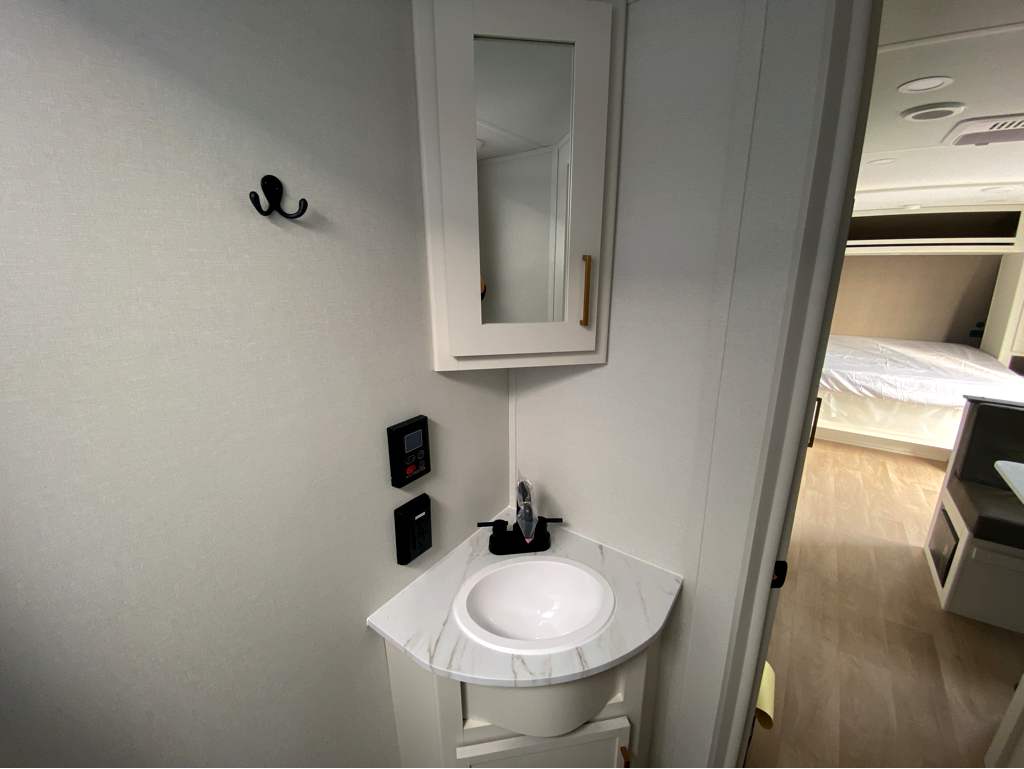 2026 GRAND DESIGN TRANSCEND 19BHX - Image 29